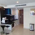 อพาร์ทเม้น Grand Avenue, 2 Bed-/ 2 Bathroom, 70 Sqm, Pool View