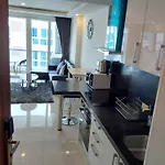 Grand Avenue, 2 Bed-/ 2 Bathroom, 70 Sqm, Pool View อพาร์ทเม้น