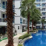 Grand Avenue, 2 Bed-/ 2 Bathroom, 70 Sqm, Pool View อพาร์ทเม้น