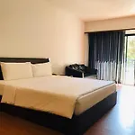 Ritz โรงแรม 3*