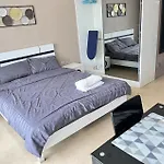 芭提雅中心地带 Centara Avenue 一房公寓 5楼 紧邻海滩，酒吧街，高速互联网 Pattaya