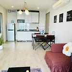 The Base 2 Bed 1 Bath By Numam อพาร์ทเม้น