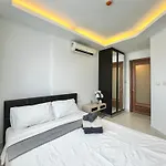 Club Royal Wongamat 1 Bedroom On The First Line Of The Sea Pattaya