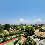 Club Royal Wongamat 1 Bedroom On The First Line Of The Sea *