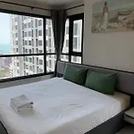 S泰国芭提雅thebase无边泳池公寓 市中心 临近大海 อพาร์ทเม้น Pattaya