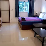 Aura Place อพาร์ทเม้น