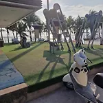 Paradise Bar & Guest House