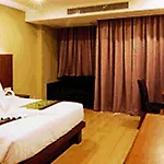 Hotel The 