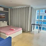芭提雅中心地带 Centara Avenue 一房公寓6楼紧邻海滩, 酒吧街, 购物中心