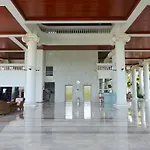 Spacious Seaview 3Br Apartment:Direct Beach Access