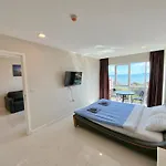 One Tower 1 Bed 16 By Thaiminatorpattaya * Pattaya