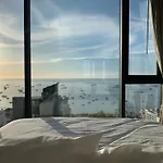 อพาร์ทเม้น Edge Pty Luxury Front Seaview 2bedroom
