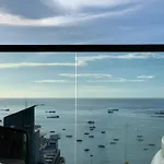 อพาร์ทเม้น Edge Pty Luxury Front Seaview 2bedroom