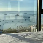 อพาร์ทเม้น Edge Pty Luxury Front Seaview 2bedroom