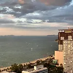 Edge Pty Luxury Front Seaview 2bedroom * Pattaya