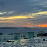 อพาร์ทเม้น Edge Pty Luxury Front Seaview 2bedroom