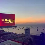 อพาร์ทเม้น Edge Pty Luxury Front Seaview 2bedroom Pattaya
