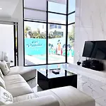 Palms Spring 4 Bedroom Pvt Pool Villa