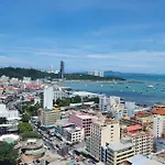 อพาร์ทเม้น 24a网红无边泳池edge豪华单卧室套房 海滩3分钟