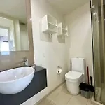 อพาร์ทเม้น Sea View Spacious Near Walking Street