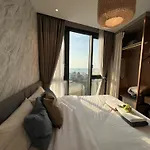Edge By Mickey 3*