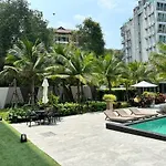 Arcadia Center Suites