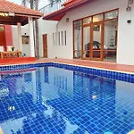 Gusvana Pool วิลล่า