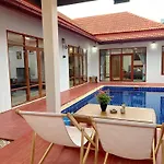 Gusvana Pool วิลล่า
