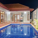 Gusvana Pool วิลล่า *