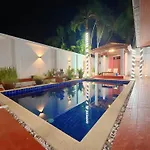 Gusvana Pool วิลล่า