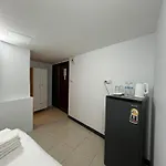 โรงแรม Maland House - Soi 14 Saisong Road *