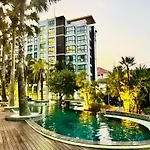 อพาร์ทเม้น The Private Paradise Two-Bedroom Condo Only Women, Shared Accommodation Pattaya