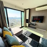อพาร์ทเม้น The Base - Spacious 70sqm, 2 Bedroom, 2 Bathroom, Penthouse - Centre - 592 Pattaya