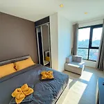 The Base - Spacious 70sqm, 2 Bedroom, 2 Bathroom, Penthouse - Centre - 592 *