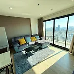 The Base - Spacious 70sqm, 2 Bedroom, 2 Bathroom, Penthouse - Centre - 592 อพาร์ทเม้น *