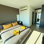 The Base - Spacious 70sqm, 2 Bedroom, 2 Bathroom, Penthouse - Centre - 592 Pattaya