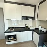 อพาร์ทเม้น The Base - Spacious 70sqm, 2 Bedroom, 2 Bathroom, Penthouse - Centre - 592 *