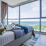 Exclusive High Floor 2 Bed Sea View Luxury Pattaya