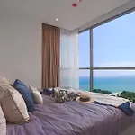 อพาร์ทเม้น Exclusive High Floor 2 Bed Sea View Luxury Pattaya