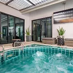 Villa Luxury Thai Style Pool In Downtown Pattaya, Close To Walking Street *