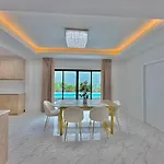 Tagvilla Bongkot Pool In 4 Bedroom วิลล่า *