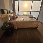 อพาร์ทเม้น Sea View 2 Bed Luxury - Perfect Location
