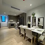 Sea View 2 Bed Luxury - Perfect Location อพาร์ทเม้น