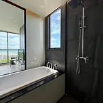 อพาร์ทเม้น Sea View 2 Bed Luxury - Perfect Location Pattaya