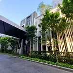 The Base Central Pattaya Apart