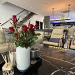 Pattaya Near Beach & Walk Street Luxury Villa