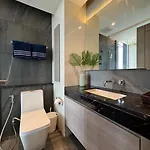อพาร์ทเม้น Sea View 2 Bed Luxury - Perfect Location *