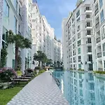 อพาร์ทเม้น Olympus Garden, South By Snap Hosting *