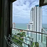 Baan Plai Haad, 2 Min Walk To Wong Amat อพาร์ทเม้น *