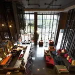 Page 10 Hotel